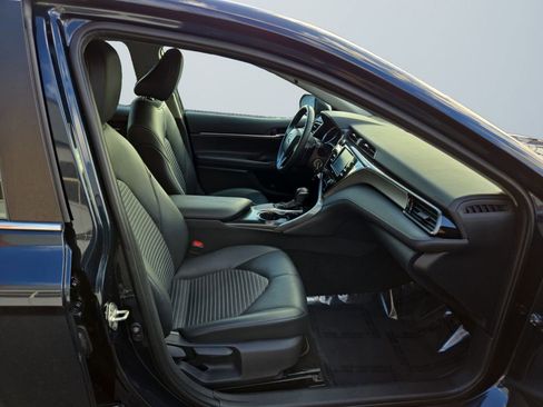 Used 2020 Toyota Camry SE image 15