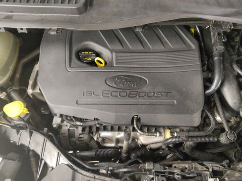 Used 2017 Ford Escape SE w/ Equipment Group 201A image 30