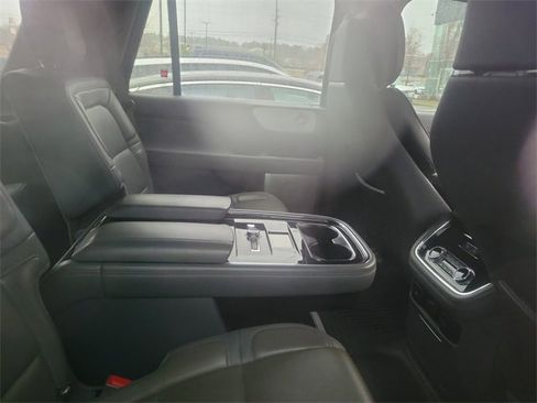 Used 2018 Lincoln Navigator Reserve w/ Technology Package image 9