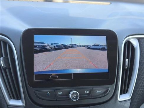 Used 2025 Chevrolet Malibu LT FWD image 13