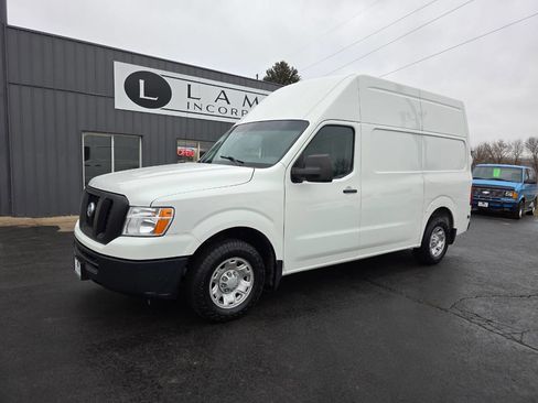 Used 2021 Nissan NV 2500 SV w/ Navigation Package image 3
