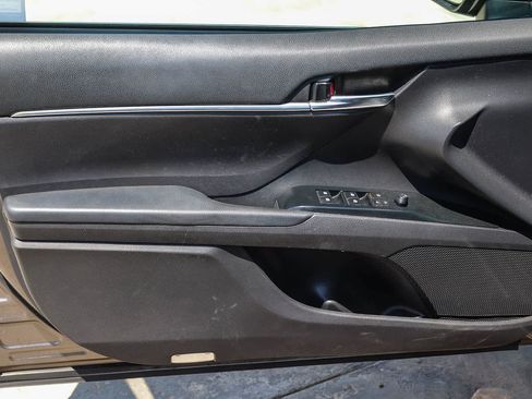 Used 2019 Toyota Camry LE FWD image 20
