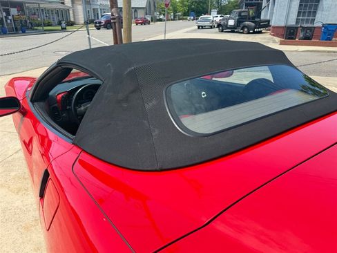 Used 2006 Chevrolet Corvette Convertible w/ Preferred Equipment Group RWD image 56