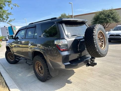 Used 2017 Toyota 4Runner SR5 Premium AWD/4WD image 4