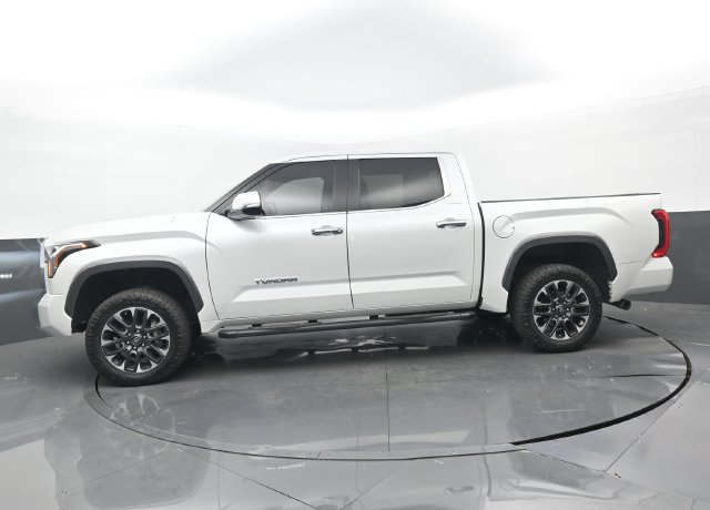 Used 2025 Toyota Tundra Limited AWD/4WD image 21