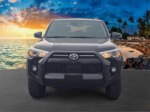 Used 2022 Toyota 4Runner SR5 Premium image 2