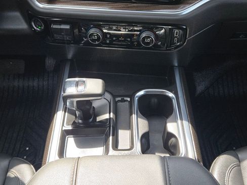 Used 2025 Chevrolet Silverado 1500 LT Trail Boss w/ Convenience Package II AWD/4WD image 18