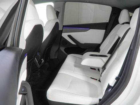 Used 2026 Tesla Model Y AWD image 53