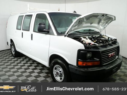 Used 2017 GMC Savana 2500 RWD image 26