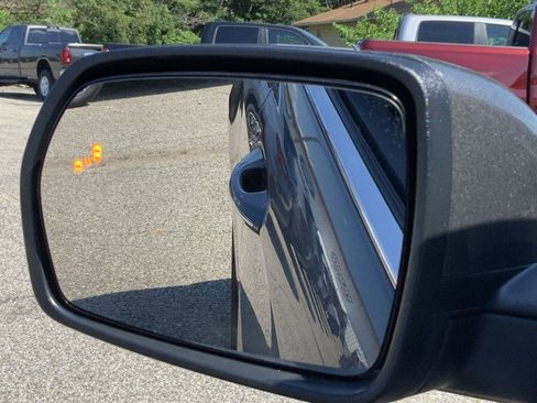 Used 2024 Ford Edge Titanium image 21