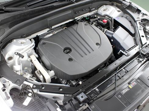 Certified 2025 Volvo XC60 B5 Plus image 25