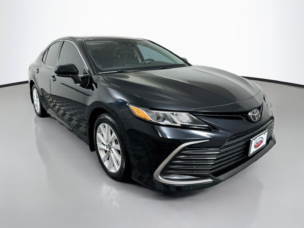 Used 2024 Toyota Camry LE FWD image 3