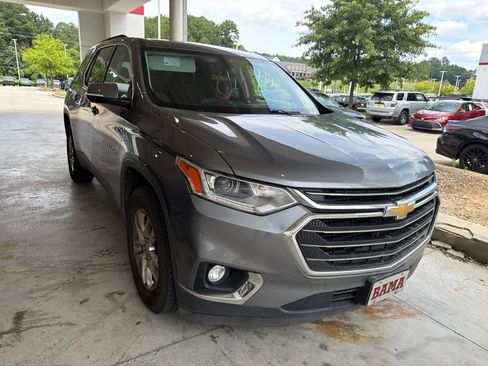 Used 2019 Chevrolet Traverse LT FWD image 4