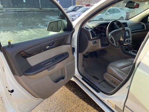 Used 2015 GMC Acadia Denali image 9