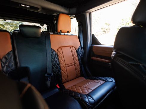 Used 2022 Ford Bronco Wildtrak image 39