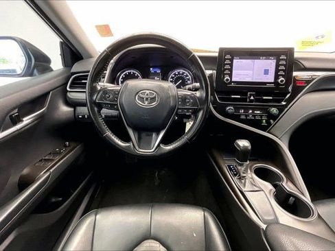 Used 2021 Toyota Camry SE FWD image 4