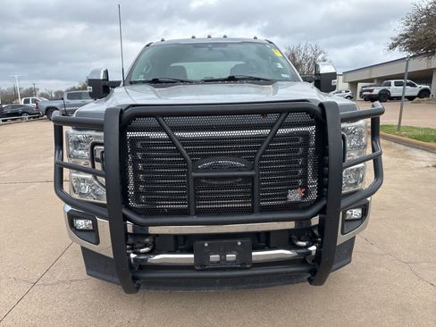 Used 2021 Ford F350 4x4 Crew Cab DRW Super Duty image 2