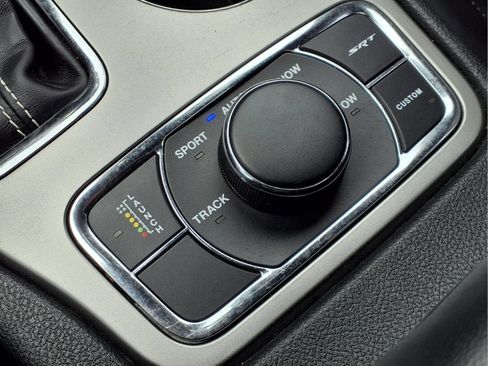 Used 2017 Jeep Grand Cherokee SRT AWD/4WD image 19