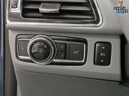 Used 2019 Lincoln Navigator Select w/ Technology Package AWD/4WD image 25