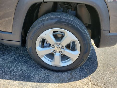 Used 2018 Jeep Compass Latitude AWD/4WD image 26