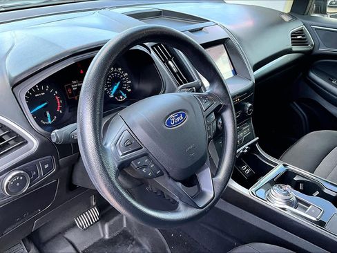 Used 2020 Ford Edge SE image 17