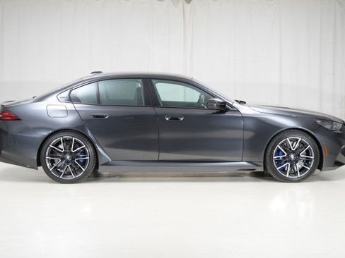 Used 2025 BMW M5 w/ Executive Package image 10