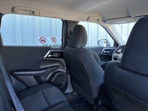 Used 2022 Mitsubishi Outlander ES image 40