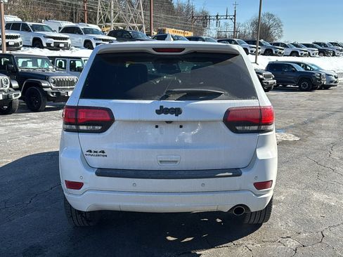 Used 2019 Jeep Grand Cherokee Altitude image 6