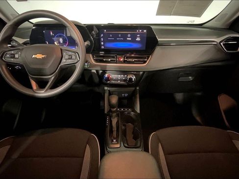 Used 2025 Chevrolet TrailBlazer LT AWD/4WD image 15