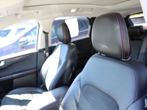 Used 2022 Ford Escape SEL w/ SEL Stealth AWD Package image 9