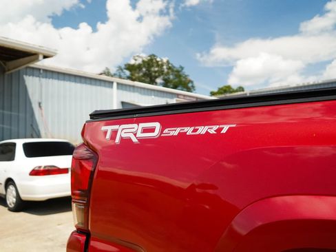Used 2019 Toyota Tacoma TRD Sport w/ Technology Package RWD image 19