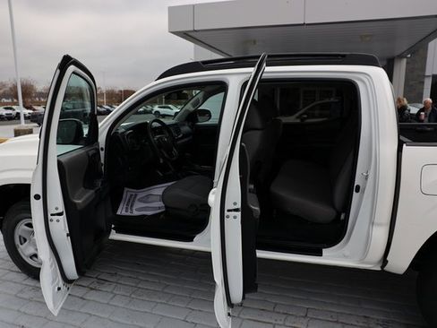 Used 2022 Toyota Tacoma SR image 9