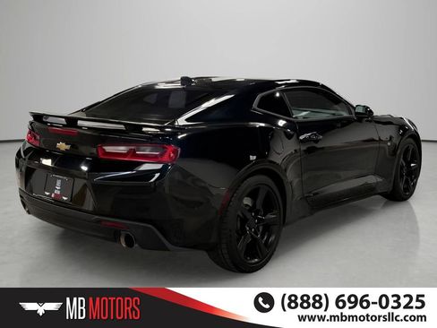 Used 2018 Chevrolet Camaro SS RWD image 5
