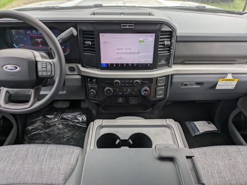 New 2026 Ford F250 XLT w/ XLT Premium Package AWD/4WD image 14
