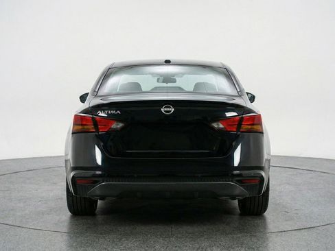 Used 2025 Nissan Altima 2.5 SV image 7