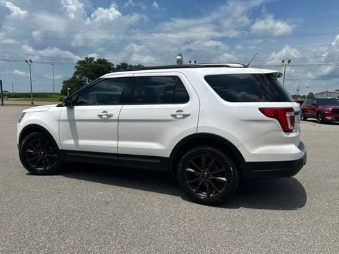 Used 2019 Ford Explorer XLT w/ Equipment Group 202A FWD image 26