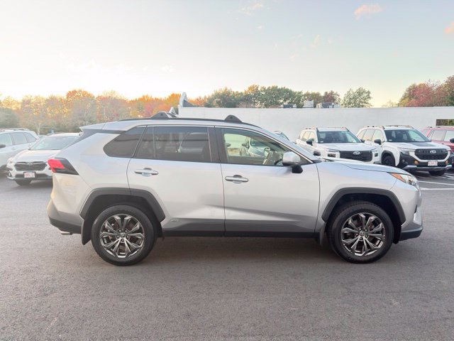 Used 2023 Toyota RAV4 XLE Premium AWD/4WD image 5