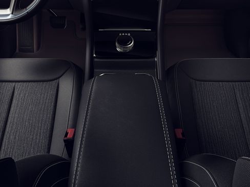 New 2026 Jeep Grand Cherokee L Laredo RWD image 4
