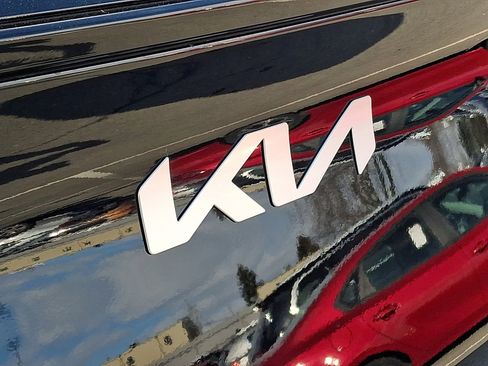 New 2026 Kia Sportage EX image 17