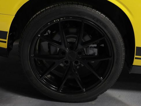 Used 2017 Dodge Challenger SXT RWD image 30
