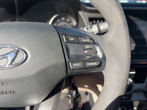 Used 2019 Hyundai Elantra SE image 18