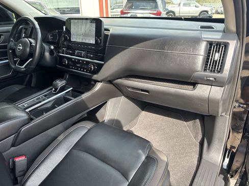 Used 2022 Nissan Pathfinder SL w/ SL Premium Package image 13