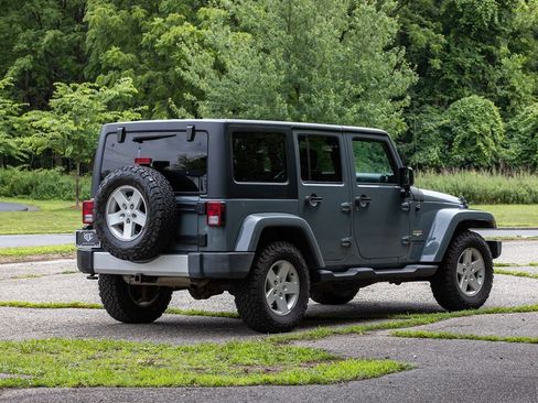 Used 2015 Jeep Wrangler Unlimited Sahara w/ Dual Top Group image 4