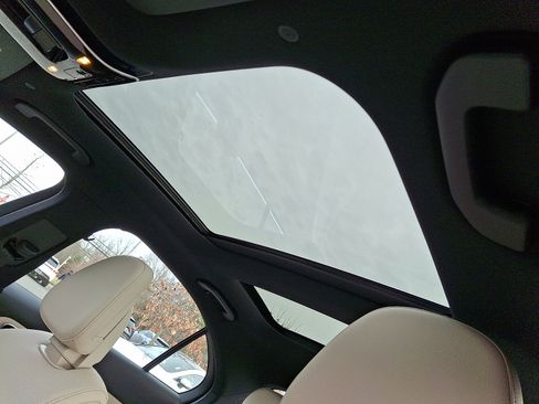 New 2026 Mercedes-Benz C 300 4MATIC Sedan image 9