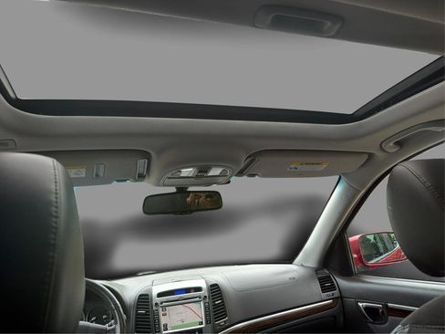 Used 2011 Hyundai Santa Fe SE w/ Premium Pkg 3 FWD image 19