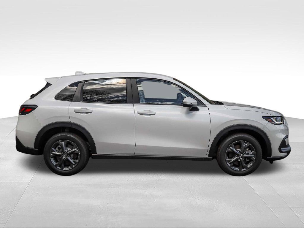 New 2026 Honda HR-V LX image 2