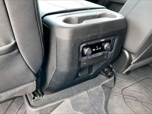 Certified 2025 Chevrolet Suburban Z71 w/ Comfort Package AWD/4WD image 34