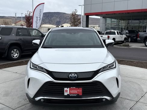 Used 2024 Toyota Venza Limited image 3