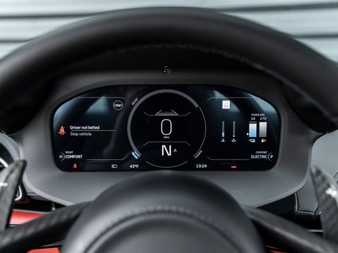 Used 2025 McLaren Artura image 28