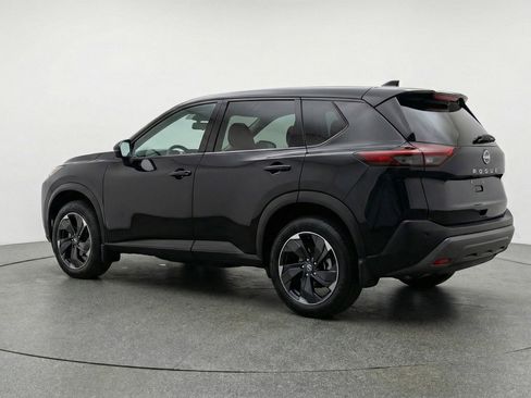Used 2025 Nissan Rogue SV image 6